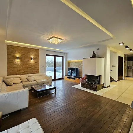 Holiday home Dom Z Basenem I Sauna Zewnetrzna Gadow