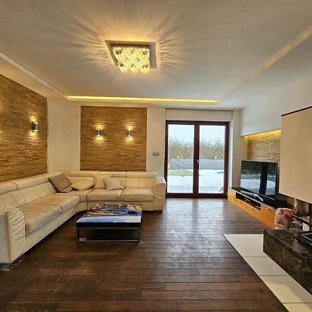 Feriehus Dom Z Basenem I Sauna Zewnetrzna *