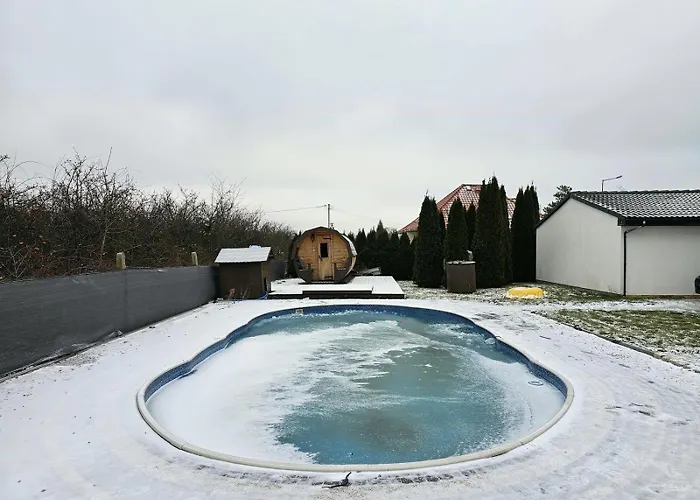 Dom Z Basenem I Sauna Zewnetrzna * Gadow