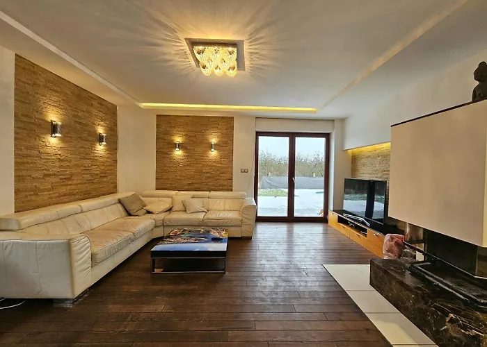 Feriehus Dom Z Basenem I Sauna Zewnetrzna *